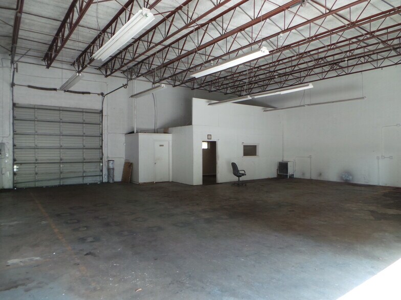 More Photos Of 337-379 SW 13th Ave, Pompano Beach Warehouse For Lease