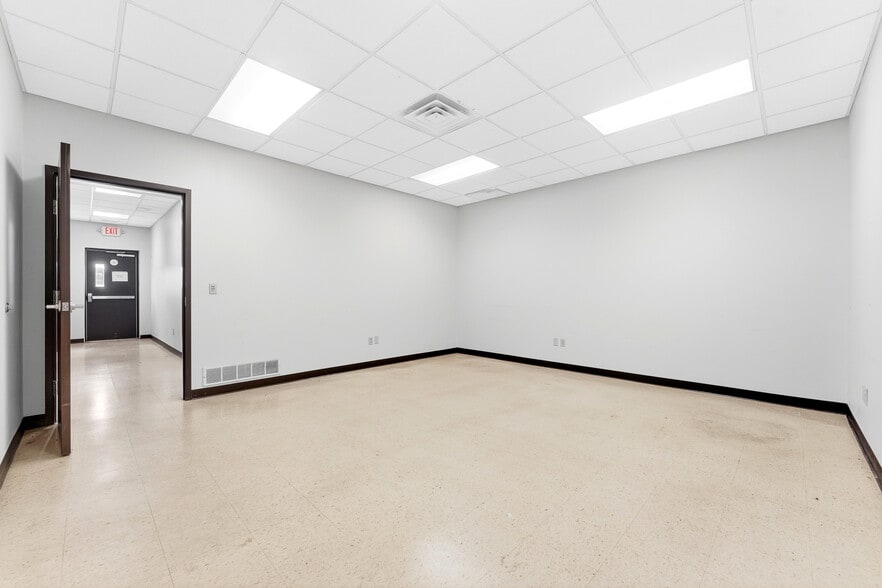 More Photos Of 161 Adena Ln, Clarksburg Office For Lease