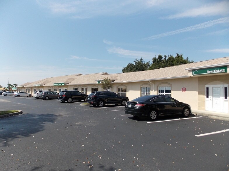 More Photos Of 6550 N Wickham Rd, Melbourne Office For Sale