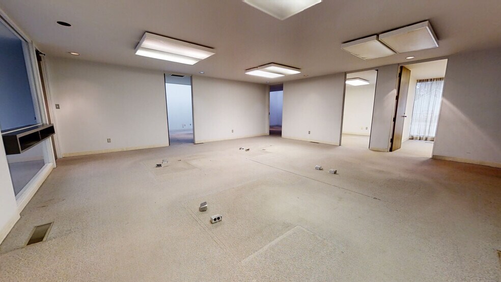 More Photos Of 901 Charleston Ave, Mattoon Medical For Lease