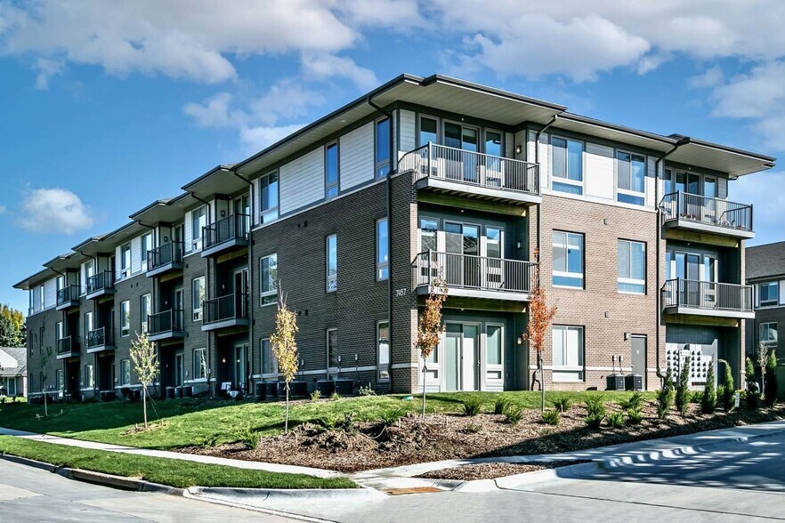 More Photos Of 7565 S 146th St, Omaha Apartments For Lease