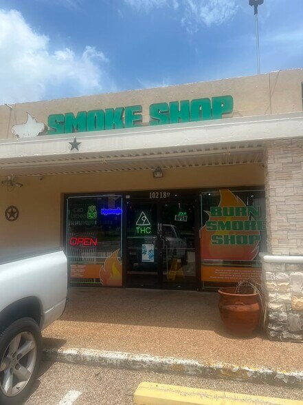 More Photos Of 10218 Westheimer Rd, Houston Freestanding For Lease