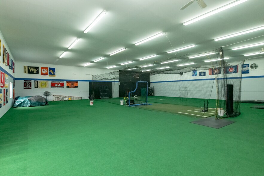 More Photos Of 1266 E Stuart Dr, Hillsville Industrial For Sale