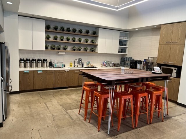 More Photos Of 3526 Hayden Ave, Culver City Office For Lease