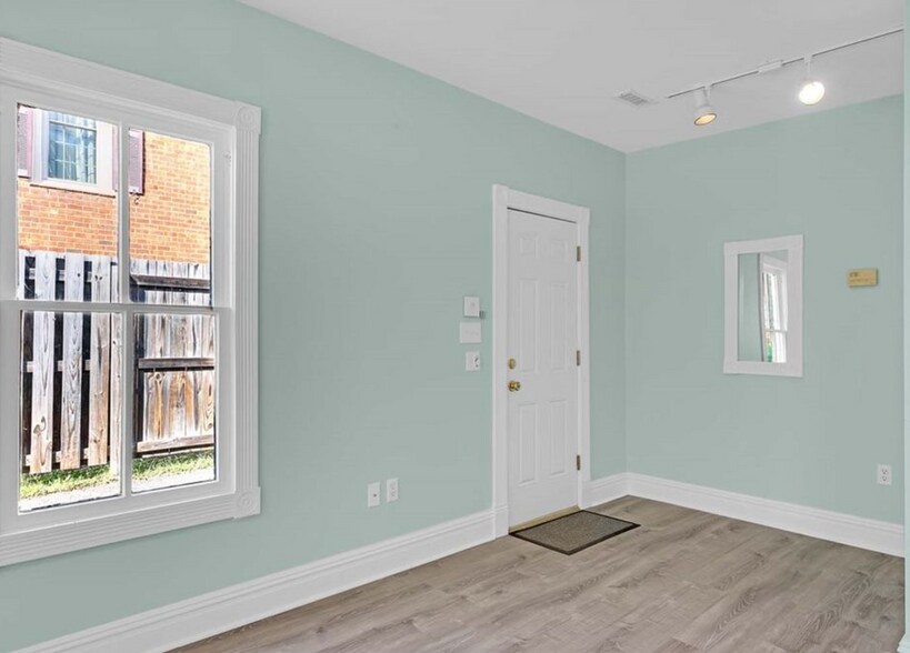 More Photos Of 55 Cross St, Urbanna General Retail For Sale