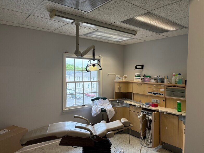 More Photos Of 17902 Georgia Ave, Olney Medical For Lease