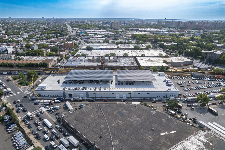 More Photos Of 807 Bank St, Brooklyn Warehouse For Lease