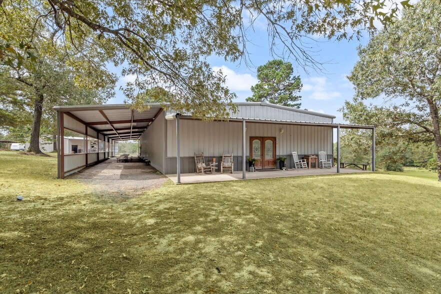 More Photos Of 5611 Rockin L Ln, Navasota Lodge Meeting Hall For Sale