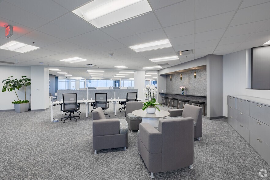 More Photos Of 755 W Big Beaver Rd, Troy Coworking Space