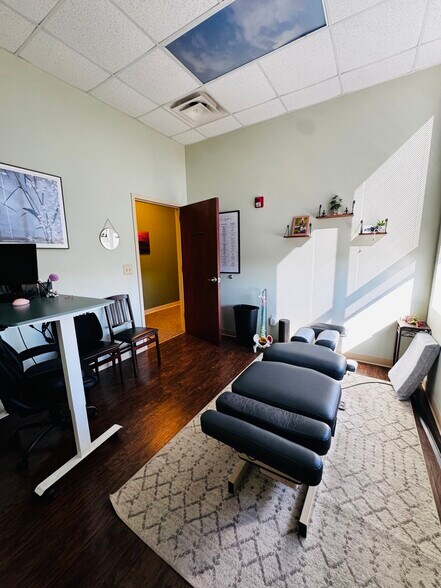 More Photos Of 509 Olde Waterford Way, Leland Office For Lease