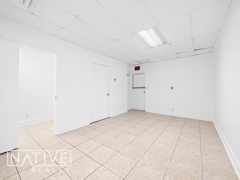 More Photos Of , Oakland Park General Retail For Sale