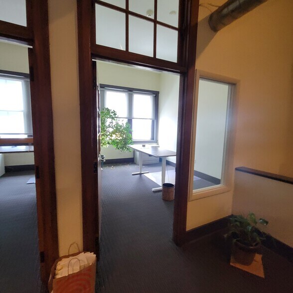 More Photos Of 285 Ellicott St, Buffalo Storefront Retail Office For Lease