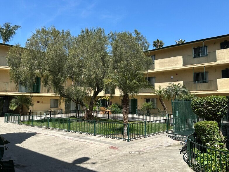 More Photos Of 3130 Euclid Ave, Lynwood Apartments For Sale