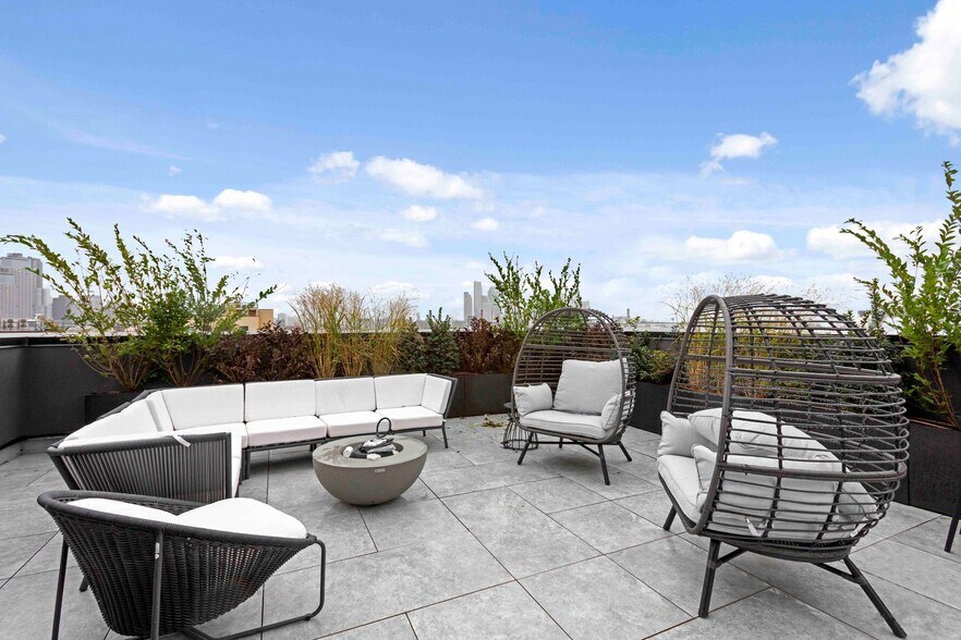 More Photos Of 193 Greenpoint Ave, Brooklyn Apartments For Sale