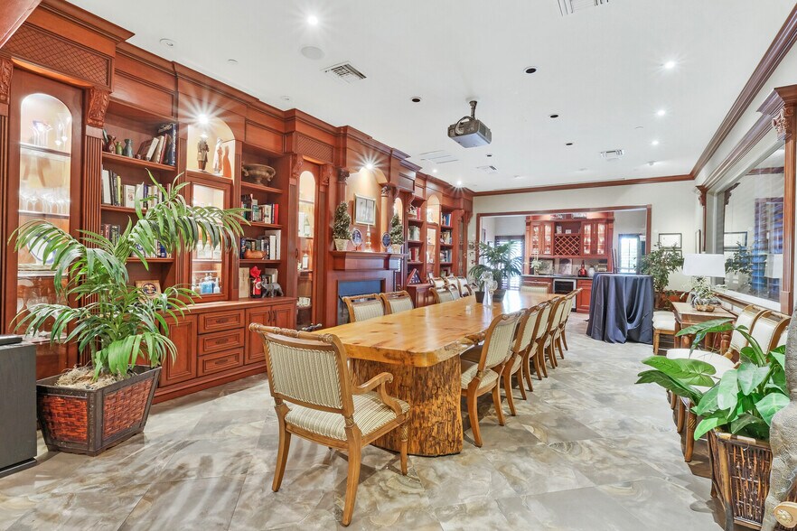 More Photos Of 4351 NE 12th Ter, Oakland Park Restaurant For Sale