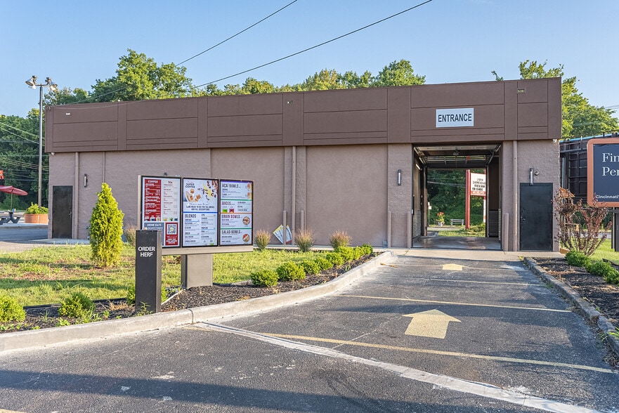 More Photos Of 5229 Madison Rd, Cincinnati Storefront Retail Office For Lease