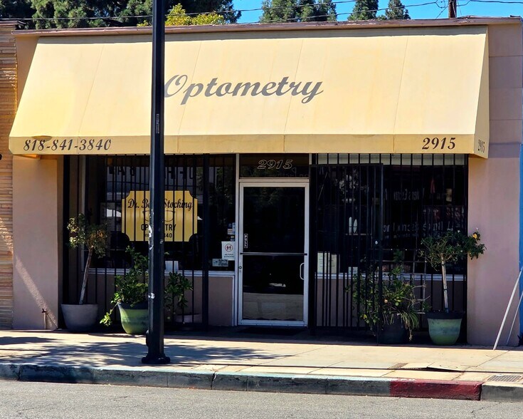More Photos Of 2915 W Magnolia Blvd, Burbank Storefront For Sale