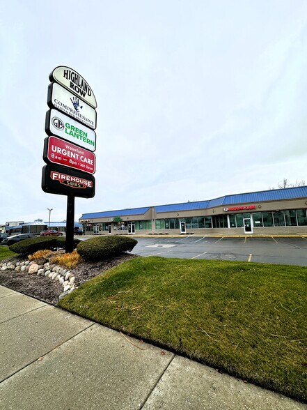 More Photos Of 5790-5832 Highland Rd, Waterford Storefront Retail Office For Lease