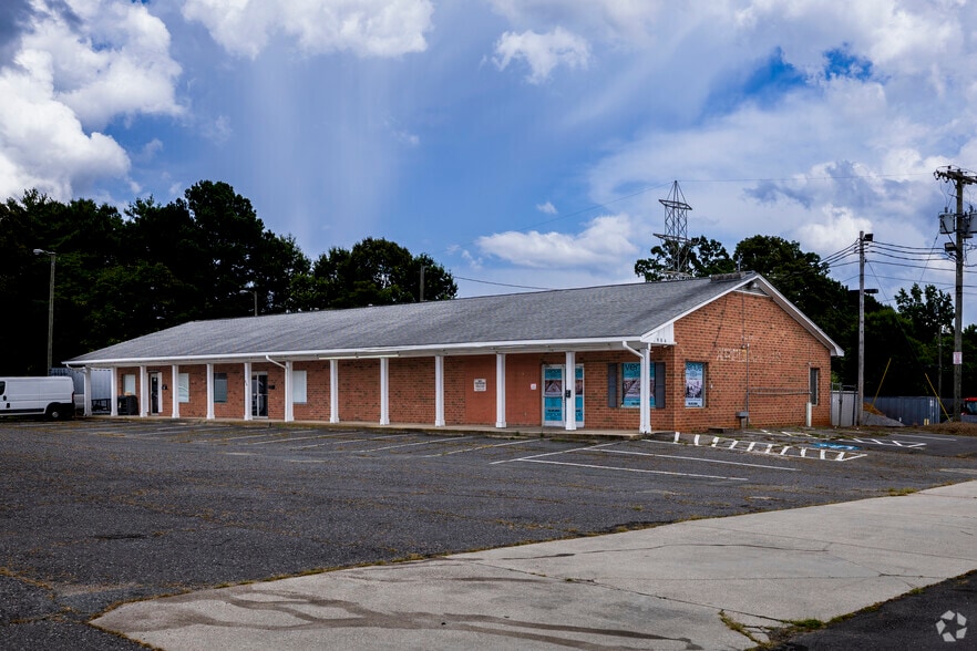 Primary Photo Of 904 Union Rd, Gastonia Freestanding For Sale
