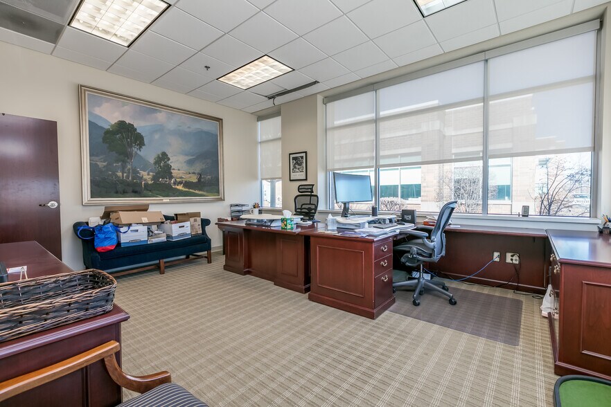 More Photos Of 2624 Patriot Blvd, Glenview Office For Sale