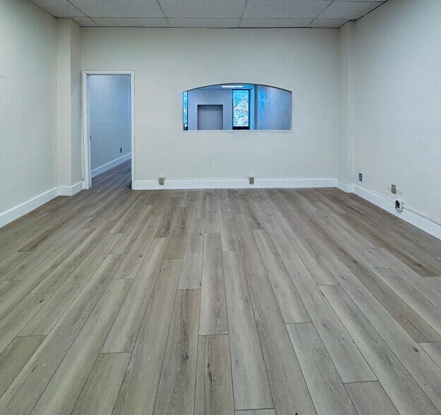 More Photos Of 429 W Hallandale Beach Blvd, Hallandale Unknown For Lease
