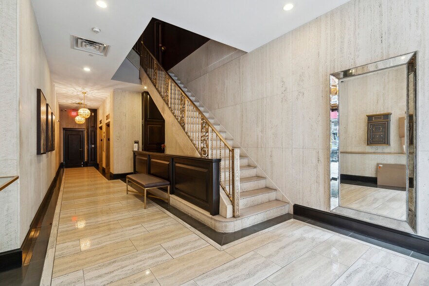 More Photos Of 1737-1739 Chestnut St, Philadelphia Apartments For Lease