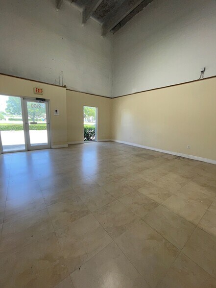 More Photos Of 2101-2177 NW 22nd St, Pompano Beach Warehouse For Lease