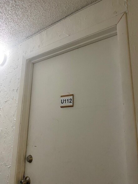 More Photos Of 5800 Houchin St, Naples Self Storage For Lease