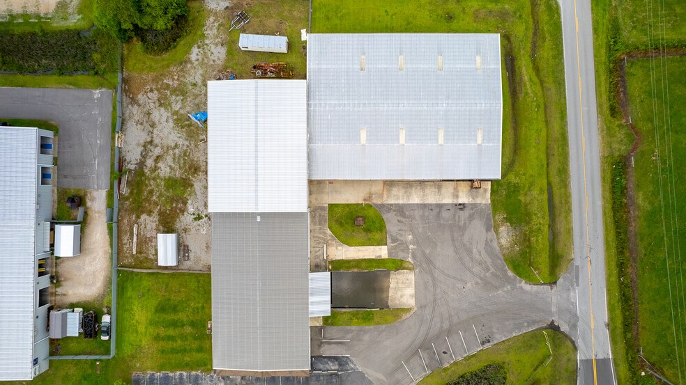 More Photos Of 6260 Ocean Hwy W, Ocean Isle Beach Showroom For Sale