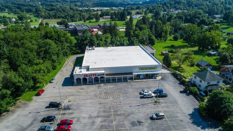 More Photos Of 900 Wenonah Ave, Pearisburg Storefront For Sale