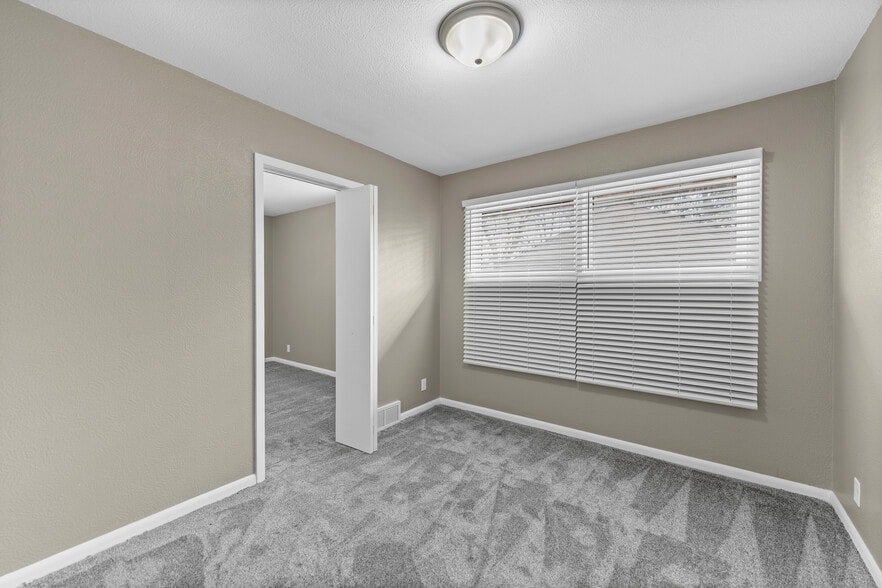 More Photos Of 2951 N 70th St, Lincoln Office For Sale