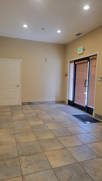 More Photos Of 9942-9952 Broadway, Live Oak Medical For Lease