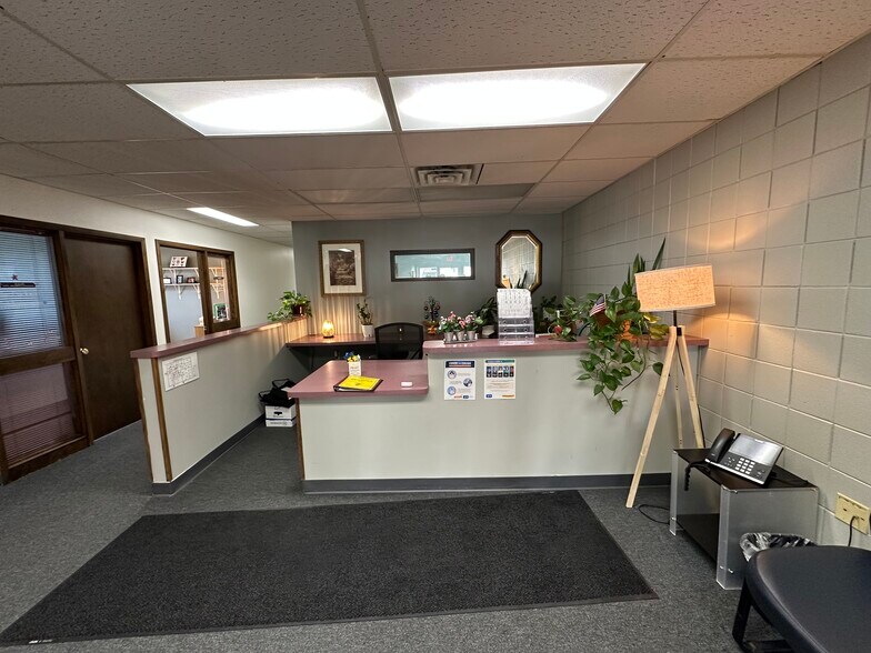 More Photos Of 1740 Livingston Ave, West Saint Paul Light Manufacturing For Sale