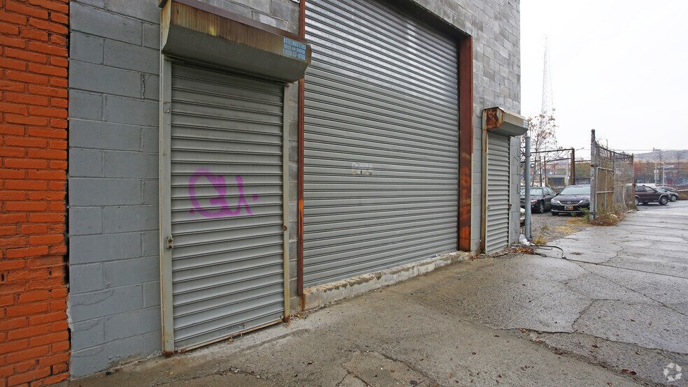 More Photos Of 51-02 35th St, Long Island City Warehouse For Lease