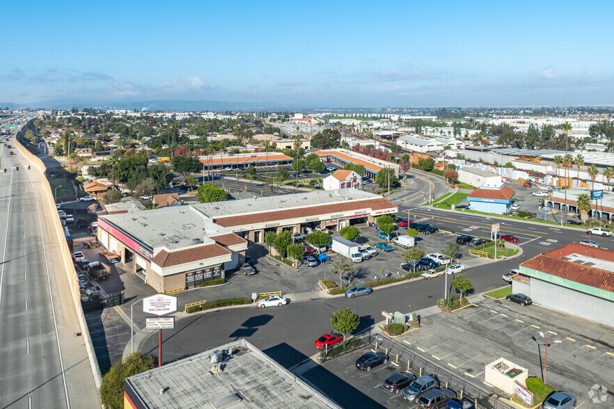 More Photos Of 110 N Washburn Cir, Corona Storefront Retail Office For Lease