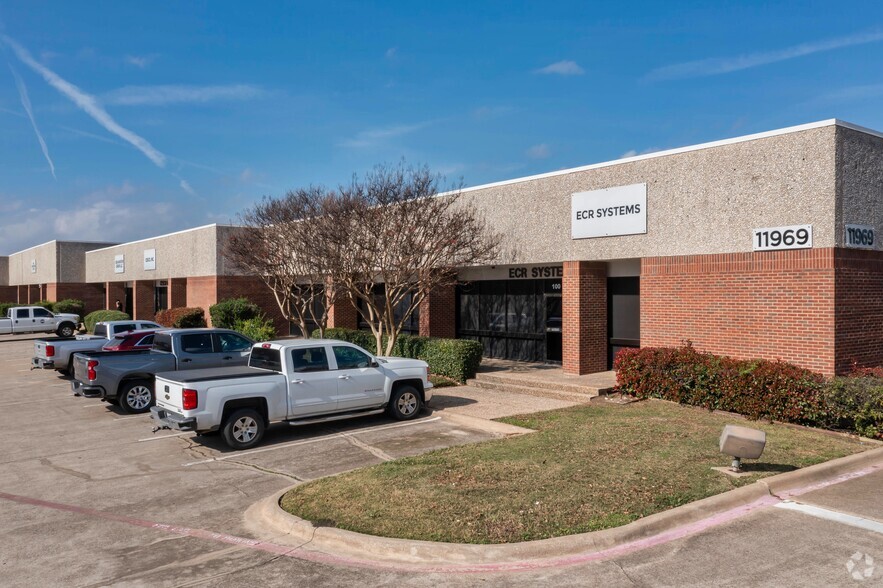 Primary Photo Of 11805-11819 Forestgate Dr, Dallas Unknown For Lease