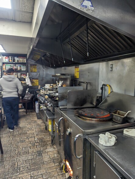 More Photos Of 726-728 Courtlandt Ave, Bronx Restaurant For Lease