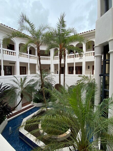 More Photos Of 440 Royal Palm Way, Palm Beach Office For Lease