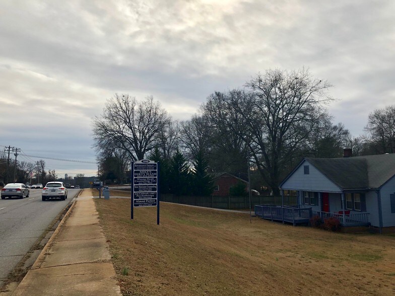 More Photos Of 1090 Boiling Springs Rd, Spartanburg Office For Sale