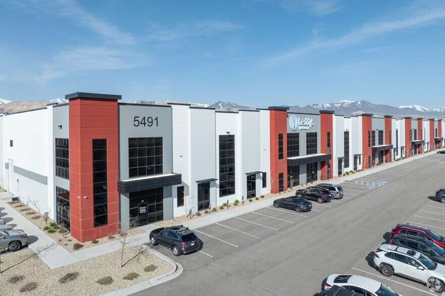 More Photos Of 11400 S Mountain View Cor, South Jordan Distribution For Lease