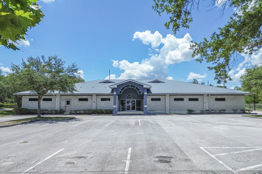 More Photos Of 8340 American Way, Groveland Flex For Lease