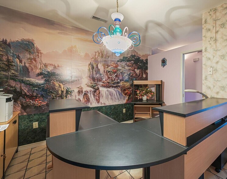 More Photos Of 1326 Forrest Ave, Dover Storefront Retail Office For Sale