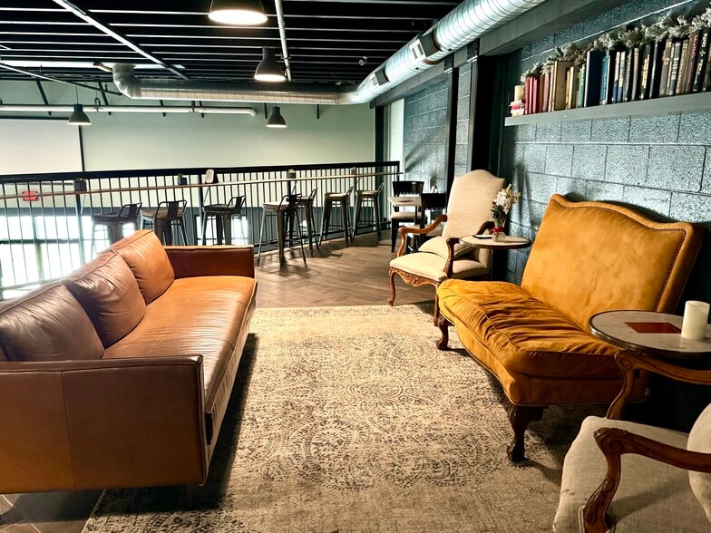 More Photos Of 23 W 1st St, Edmond Storefront Retail Office For Lease