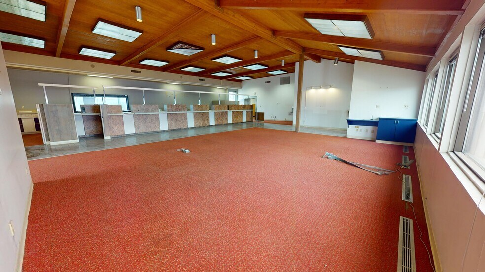 More Photos Of 1005 W 4th St, Winnemucca Bank For Sale