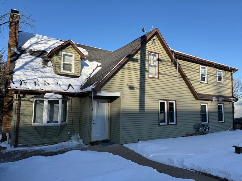 More Photos Of 213 S Adams St, Saint Croix Falls Medical For Lease