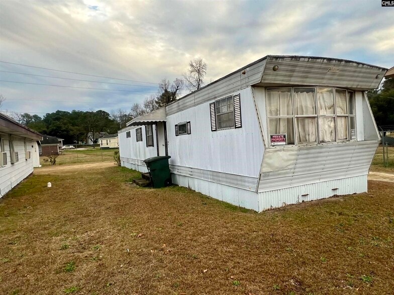 More Photos Of 5810 N Main St, Columbia Hotel For Sale