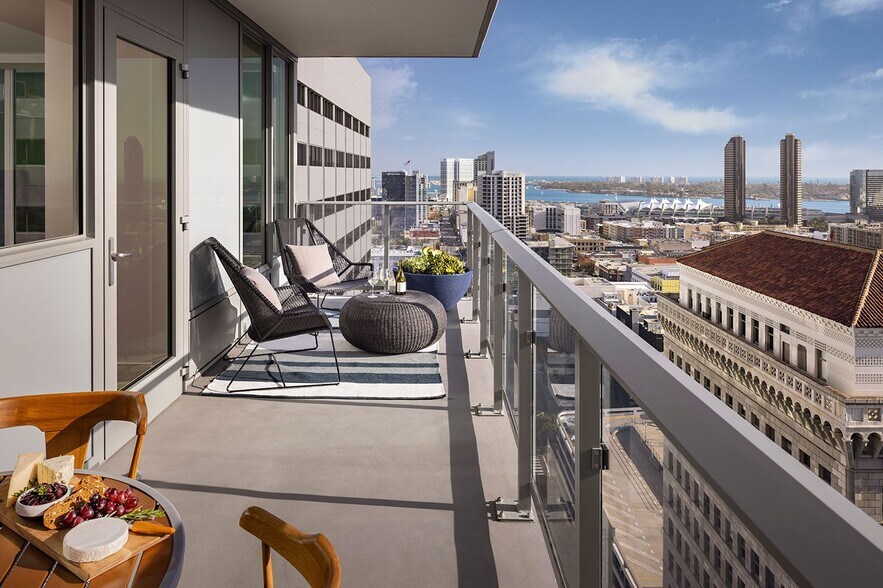 More Photos Of 702 Broadway, San Diego Apartments For Lease