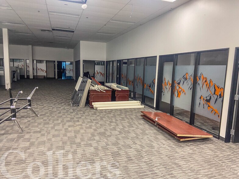 More Photos Of 1550 S Tech Ln, Meridian Showroom For Lease