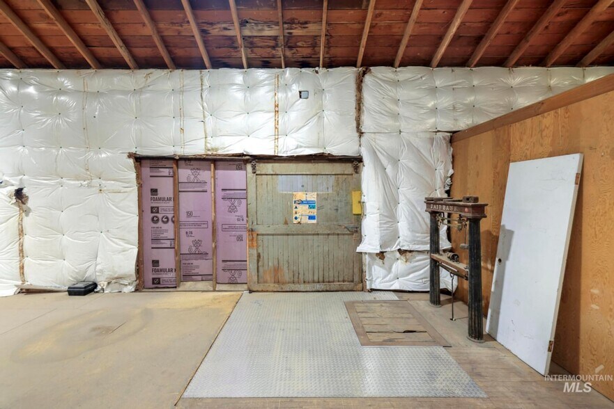 More Photos Of 276 Highway 30, Hansen Industrial For Lease