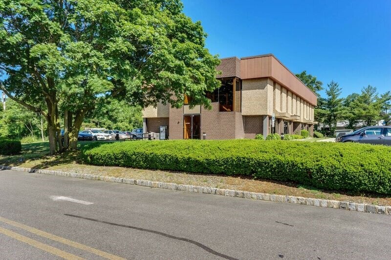 More Photos Of 211 Monmouth Rd, West Long Branch Loft Creative Space For Lease